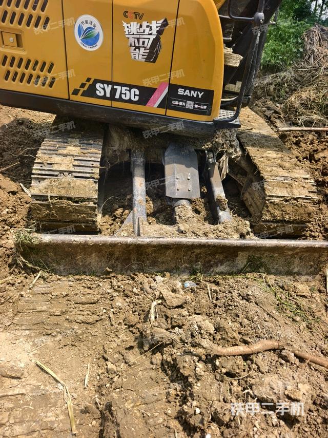 转盘和下车架正前（工作和回转装置）