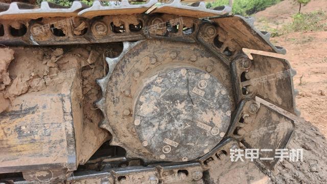 右驅(qū)動輪（行走機(jī)構(gòu)）