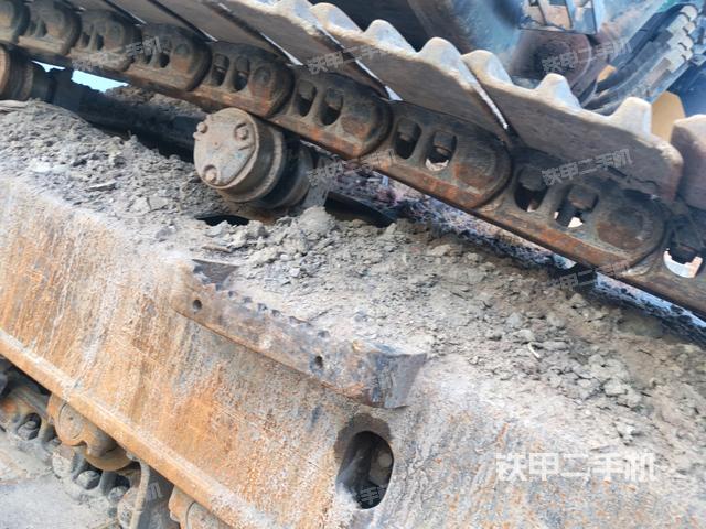 右导向轮(行走机构) 右导向轮(行走机构)