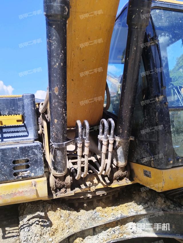 大臂油缸整體?豎拍（工作和回轉(zhuǎn)裝置）