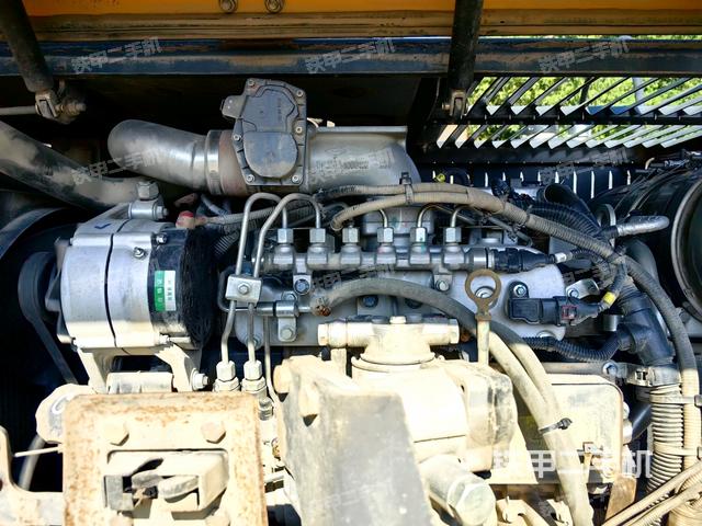 发动机室（上车部件）