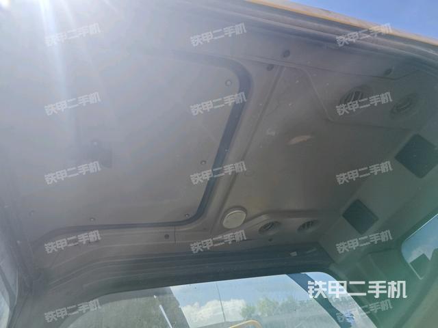 顶棚整体(驾驶室部分) 顶棚整体(驾驶室部分)