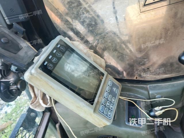 显示屏 (驾驶室部分) 显示屏 (驾驶室部分)