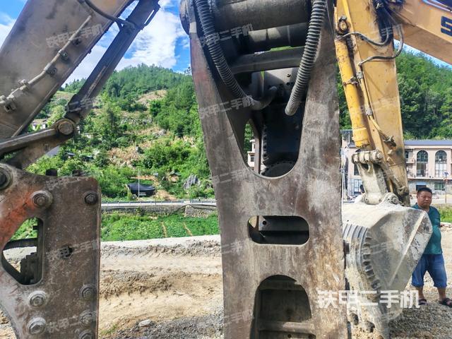 小臂整体左后（工作和回转装置）