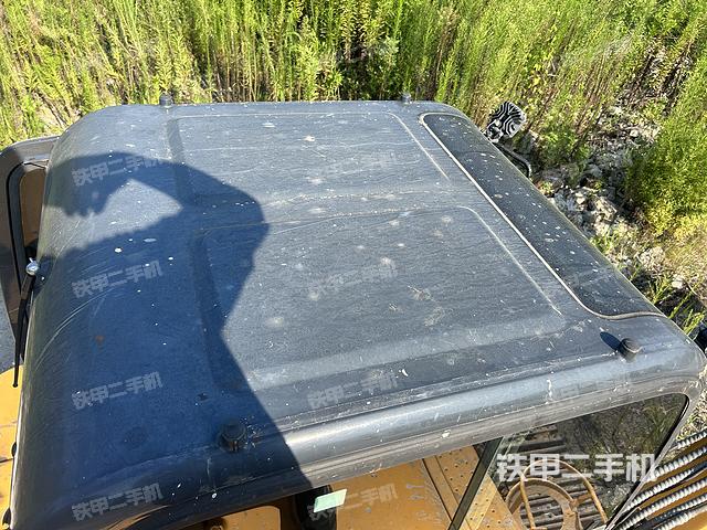 駕駛室頂部(整機外觀) 駕駛室頂部(整機外觀)