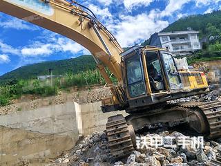 重庆山东临工E6500F挖掘机实拍图片