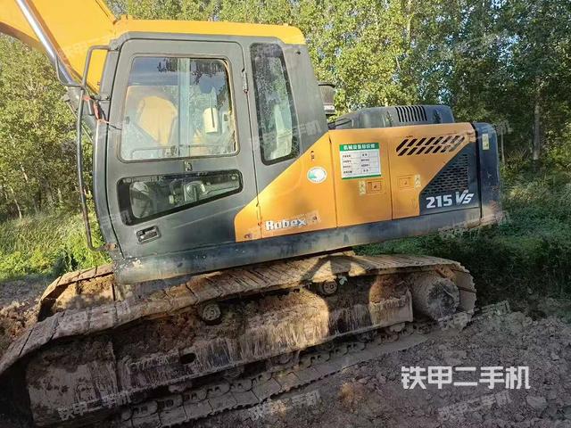 驾驶室顶部(整机外观) 驾驶室顶部(整机外观)