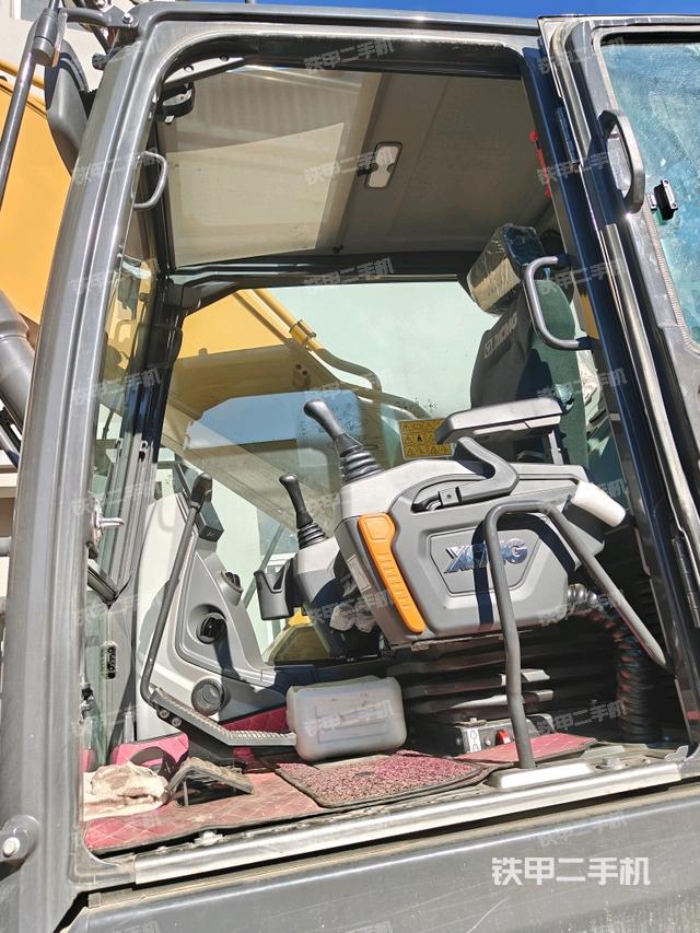 后窗玻璃角標（駕駛室部分）