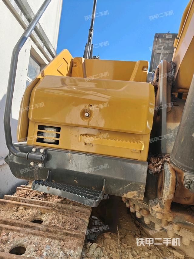 大臂背部俯視（工作和回轉(zhuǎn)裝置）