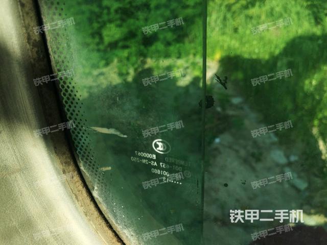顶棚整体(驾驶室部分) 顶棚整体(驾驶室部分)