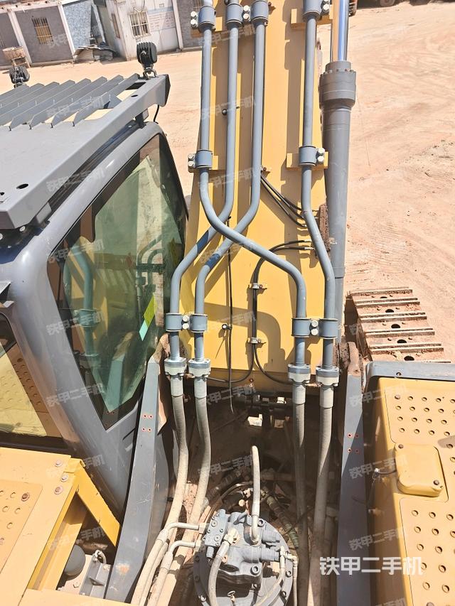 大臂油缸整體?豎拍（工作和回轉(zhuǎn)裝置）