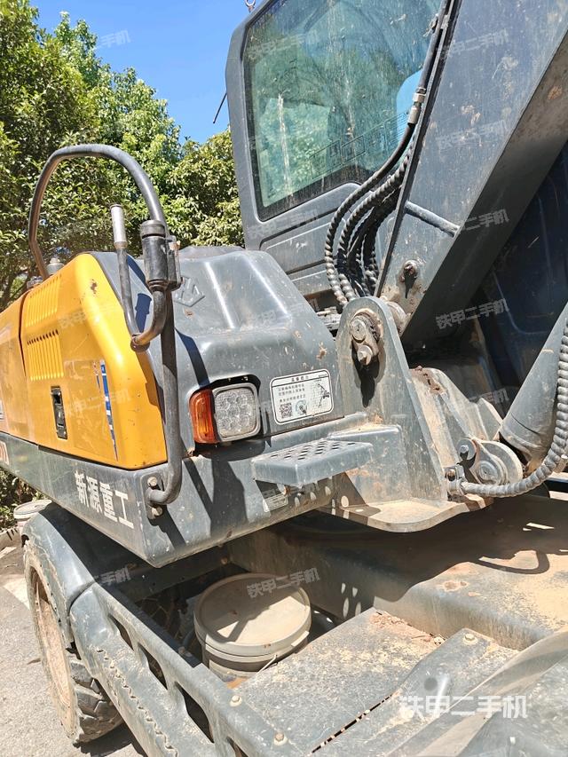 转盘和下车架正前(工作和回转装置) 转盘和下车架正前(工作和回转装置)