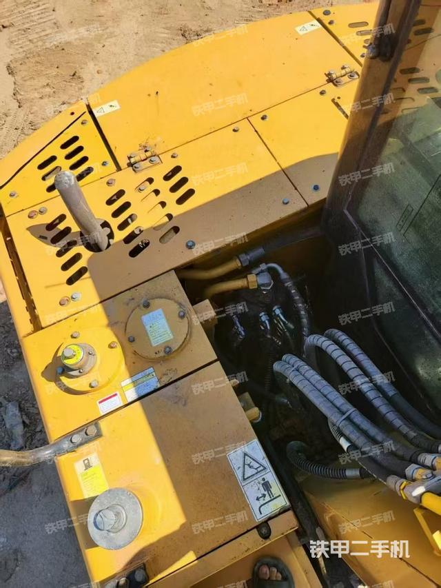 駕駛室頂部（整機(jī)外觀）