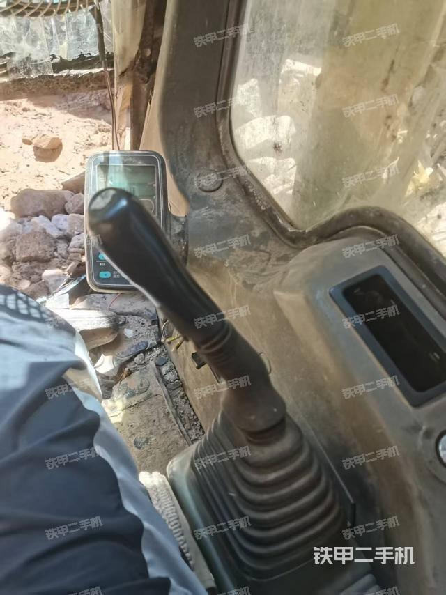 驾驶室整体(整机外观) 驾驶室整体(整机外观)