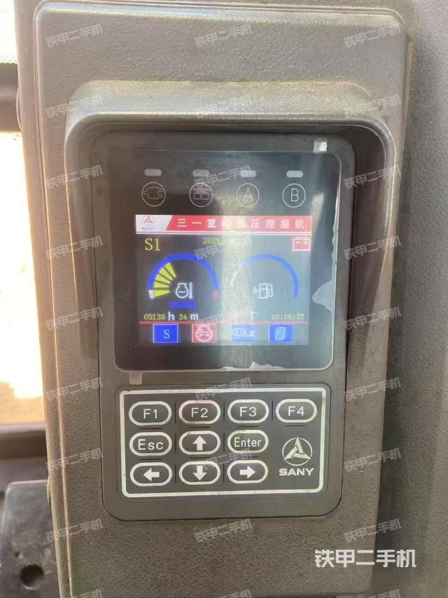 駕駛室整體（整機(jī)外觀）