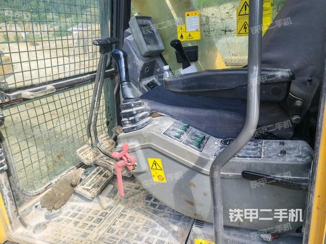 后窗玻璃角标（驾驶室部分）