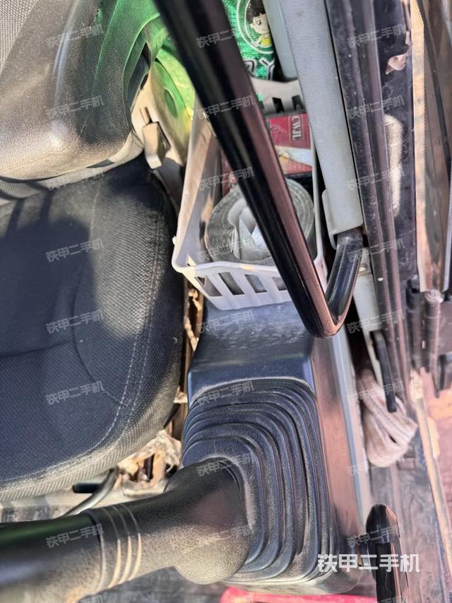 座椅左側(cè)控制臺(tái)/音響/含左手柄（駕駛室部分）