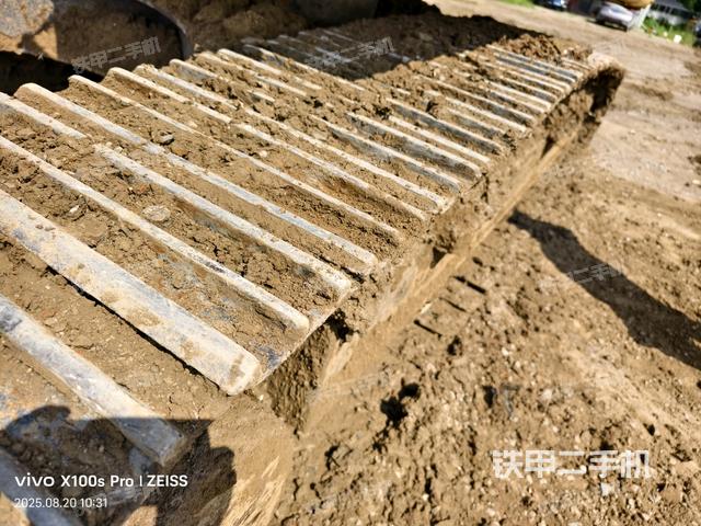 单侧履带整体（整机外观）