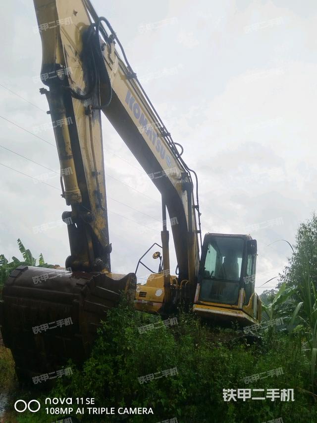 小松PC240LC-8M0挖掘機(jī)