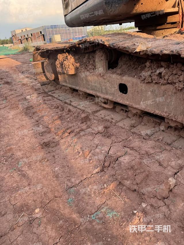 右驱动轮（行走机构）