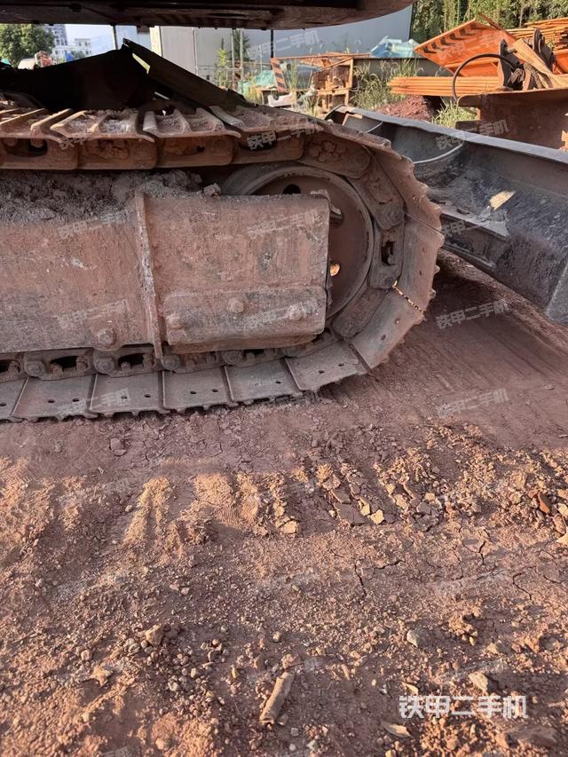 左驅(qū)動(dòng)輪（行走機(jī)構(gòu)）