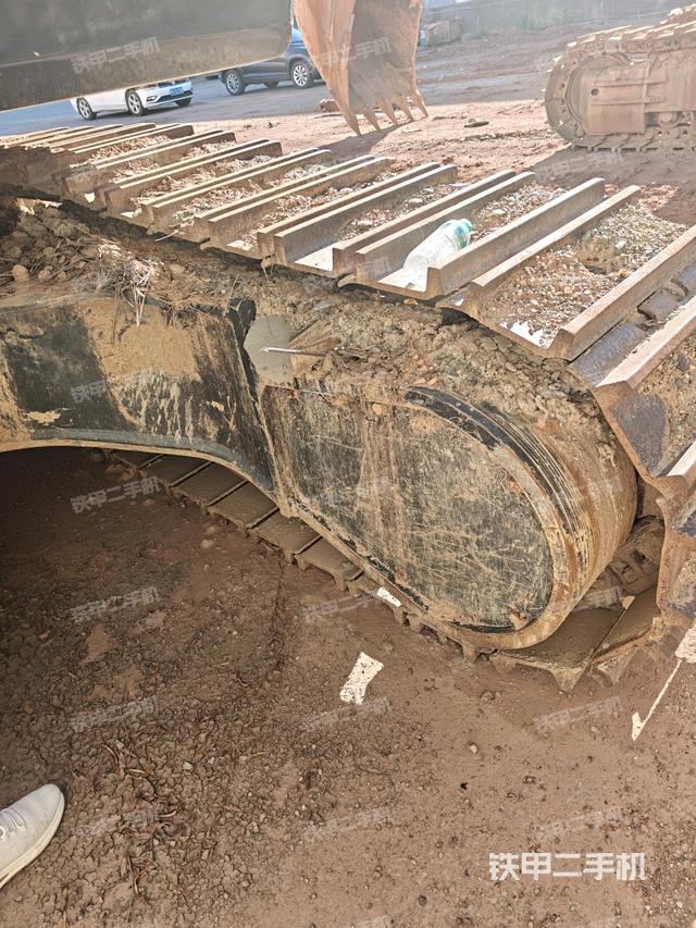 左側(cè)履帶整體?（行走機構(gòu)）