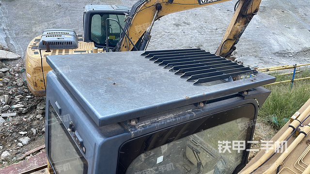 駕駛室頂部（整機(jī)外觀）