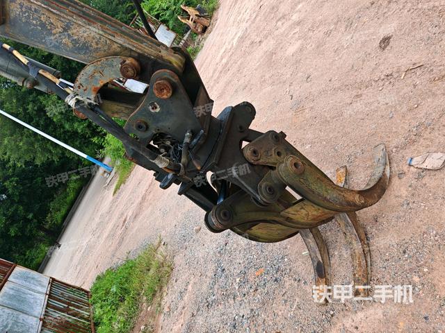 铲斗45度(工作和回转装置) 铲斗45度(工作和回转装置)