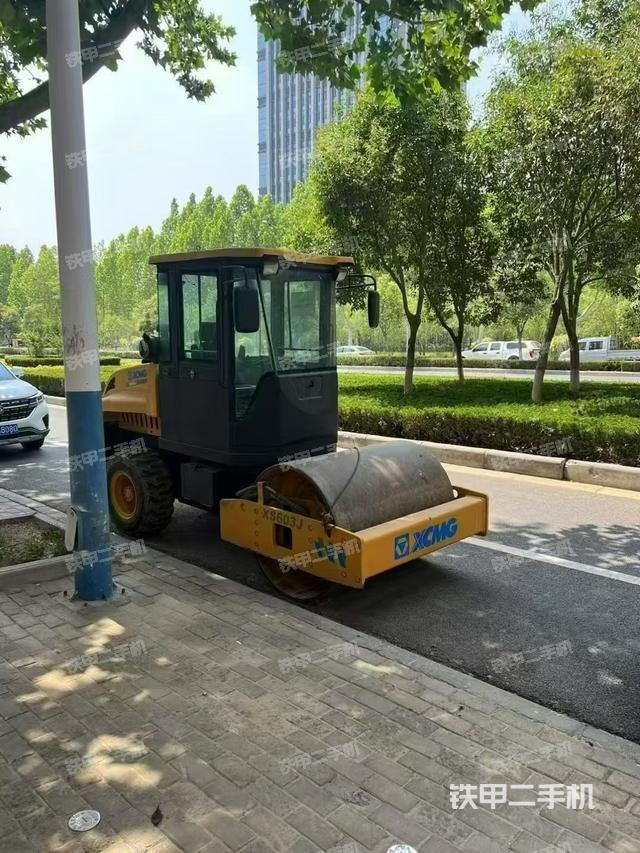 整机右侧(设备外观及核心部件) 整机右侧(设备外观及核心部件)