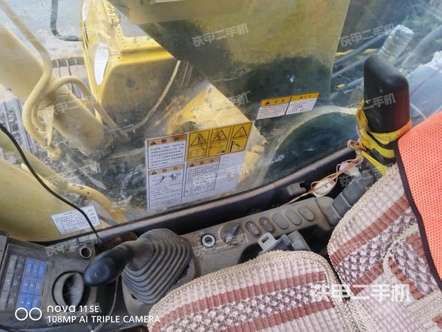 座椅左侧控制台/音响/含左手柄(驾驶室部分) 座椅左侧控制台/音响/含左手柄(驾驶室部分)