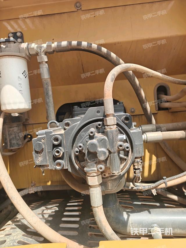 液壓泵斜45?左（大件艙室）