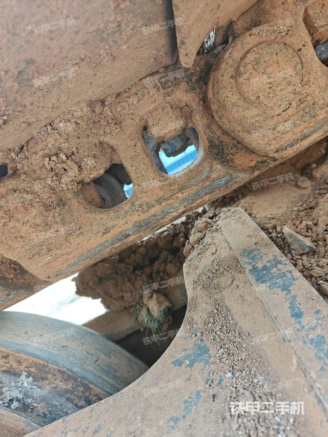 右驅(qū)動輪（行走機(jī)構(gòu)）