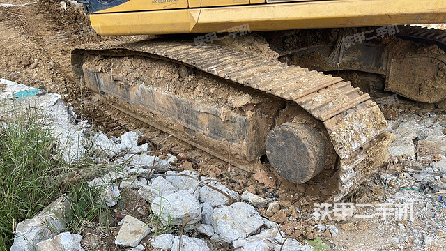 單側(cè)履帶整體（整機(jī)外觀）