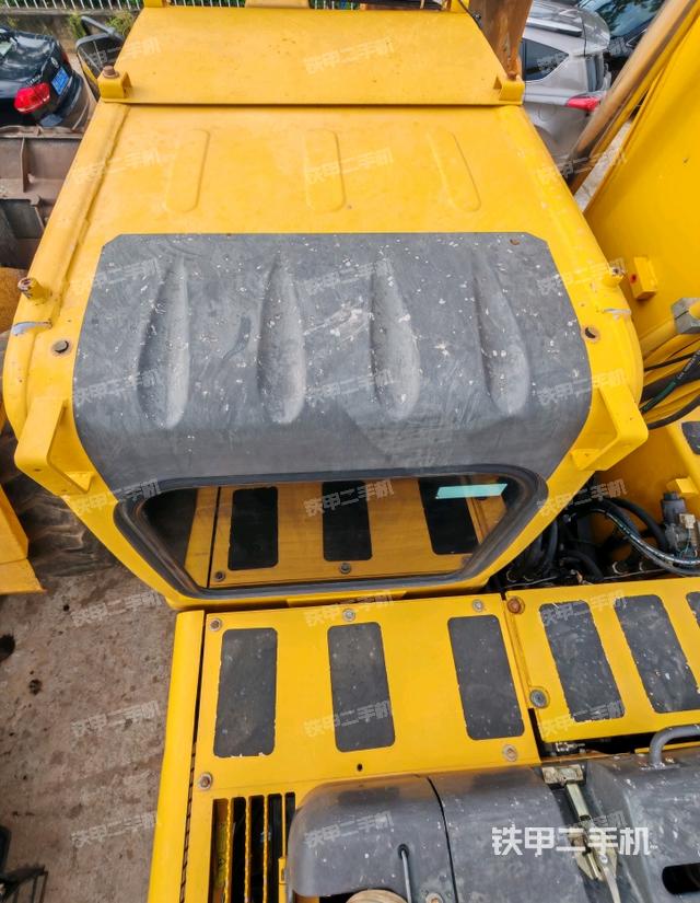 驾驶室顶部（整机外观）