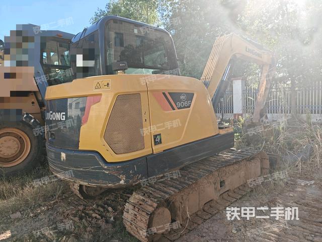 整机右后45°(整机外观) 整机右后45°(整机外观)