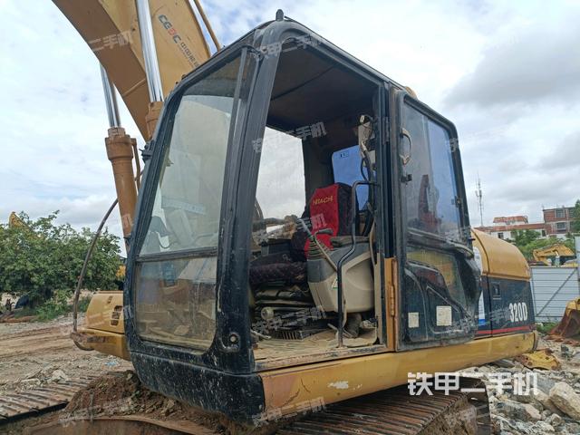 驾驶室整体（整机外观）