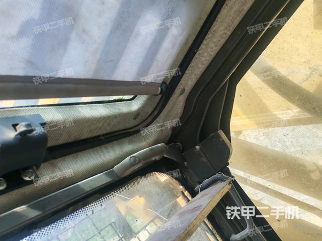 右侧玻璃角标（驾驶室部分）