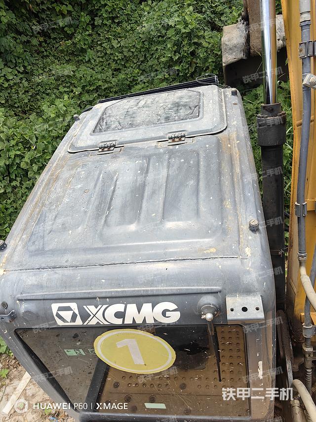 駕駛室頂部(整機(jī)外觀) 駕駛室頂部(整機(jī)外觀)