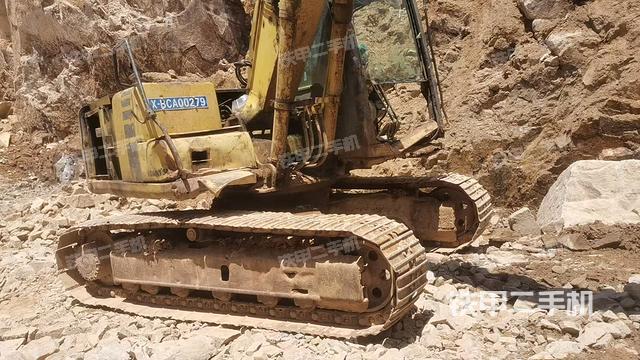 单侧履带整体(整机外观) 单侧履带整体(整机外观)