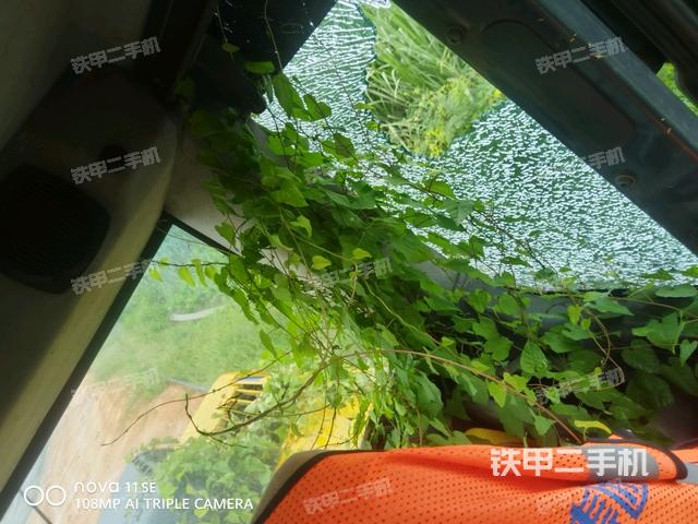 驾驶室左前45度(驾驶室部分) 驾驶室左前45度(驾驶室部分)