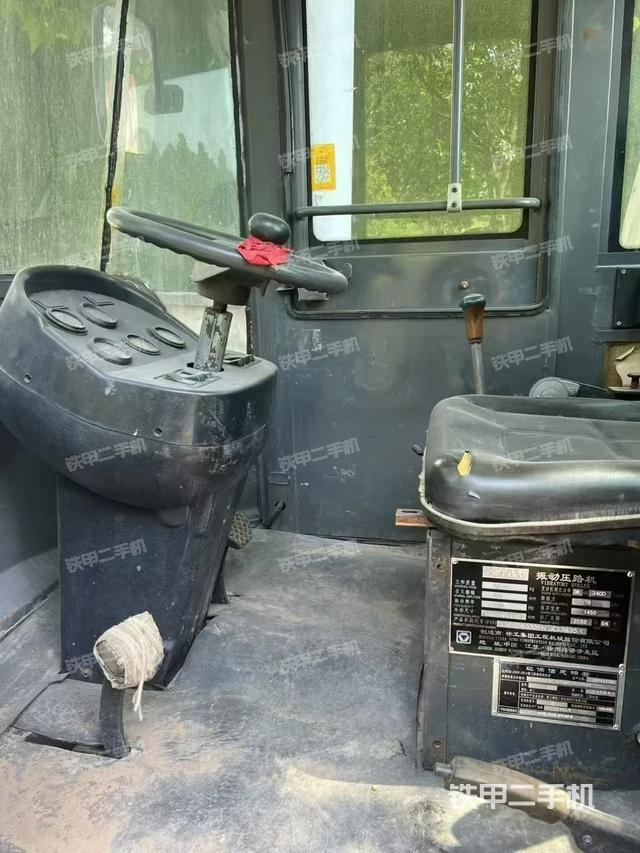 驾驶室操作台(设备外观及核心部件) 驾驶室操作台(设备外观及核心部件)