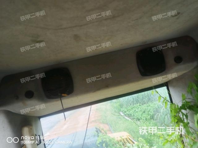 驾驶室左后45度(驾驶室部分) 驾驶室左后45度(驾驶室部分)