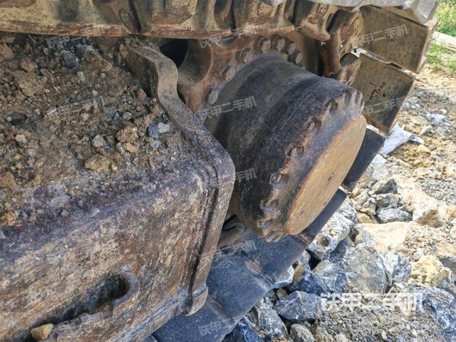 右驱动轮（行走机构）