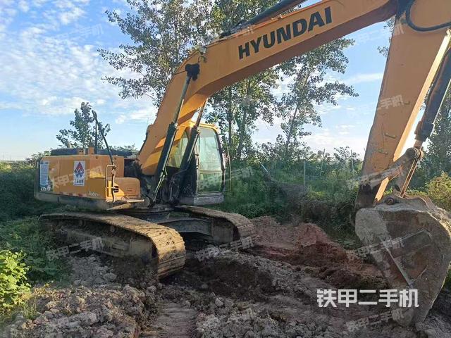 驾驶室整体(整机外观) 驾驶室整体(整机外观)