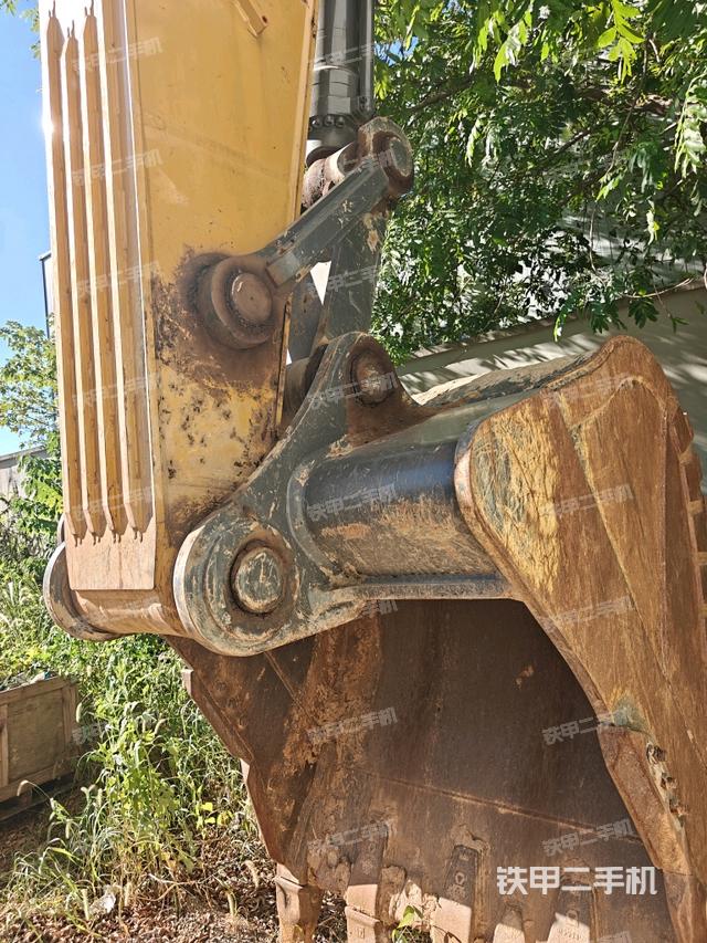 大臂油缸整體?豎拍（工作和回轉(zhuǎn)裝置）