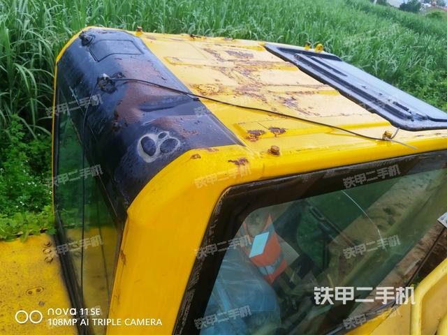 驾驶室顶部俯视(上车部件) 驾驶室顶部俯视(上车部件)