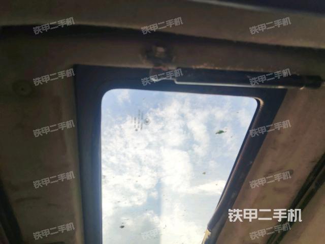 驾驶室左前45度(驾驶室部分) 驾驶室左前45度(驾驶室部分)