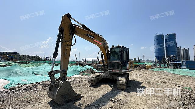 三一重工SY125C挖掘機(jī)