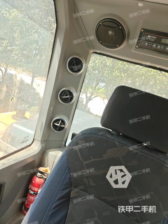 后窗玻璃角标(驾驶室部分) 后窗玻璃角标(驾驶室部分)