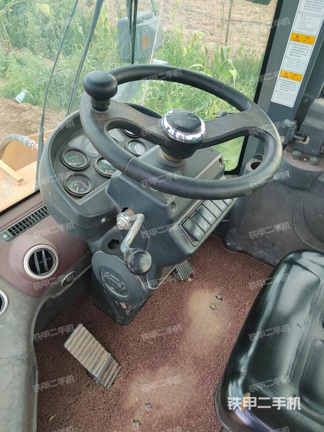 駕駛室工作臺（整機外觀及大件）